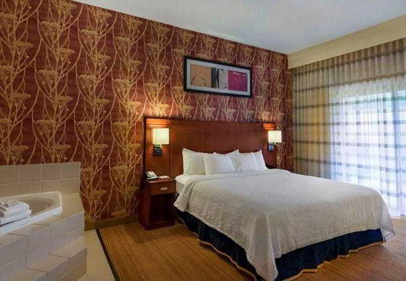 Courtyard By Marriott Boston Westborough Hotel Buitenkant foto