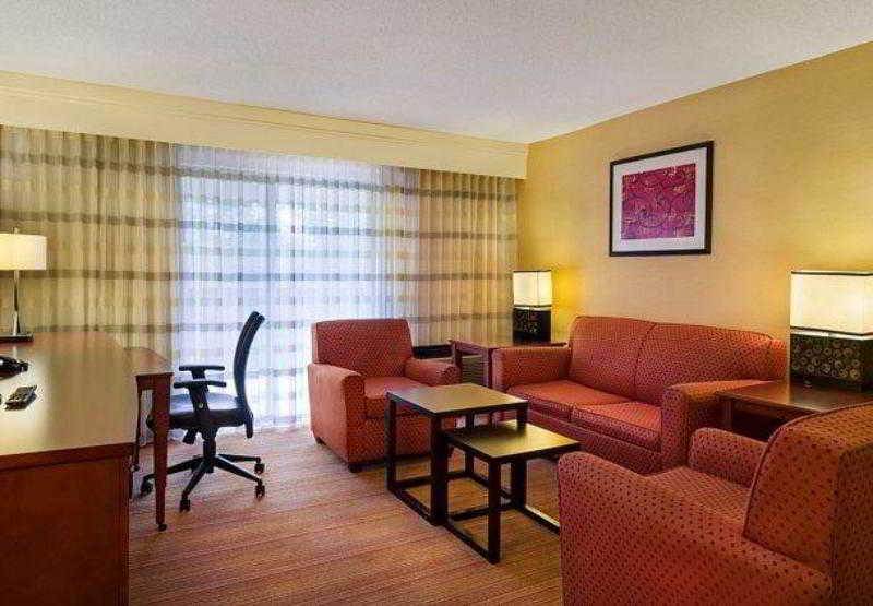 Courtyard By Marriott Boston Westborough Hotel Buitenkant foto