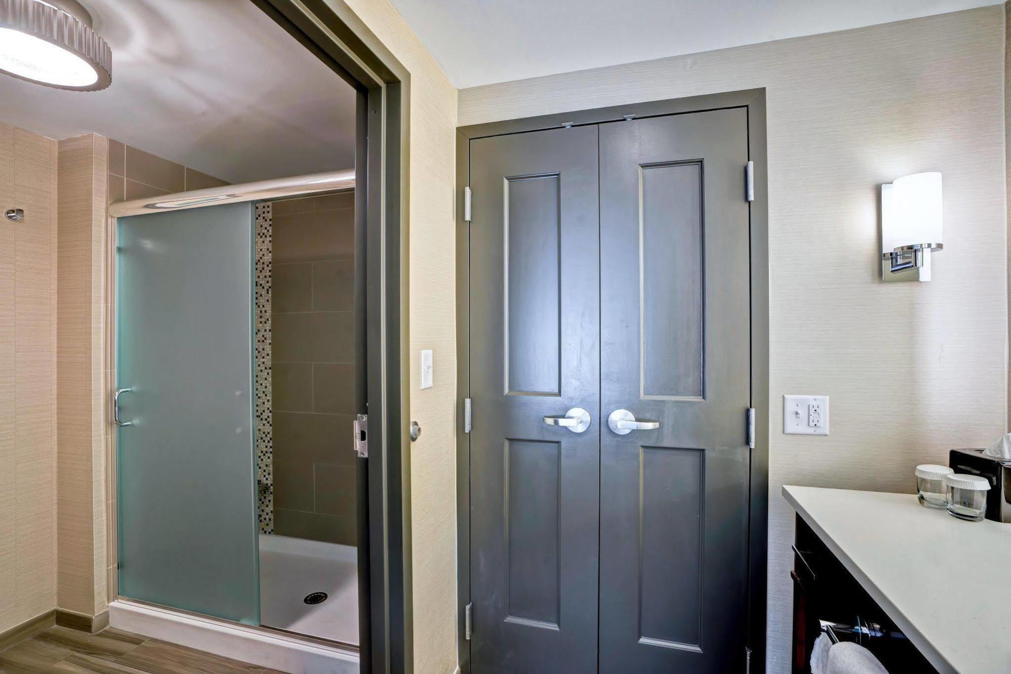 Courtyard By Marriott Boston Westborough Hotel Buitenkant foto